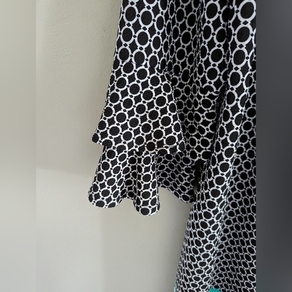 Tacera Ruffle Sleeve shift dress size 1X - Picture 3 of 6